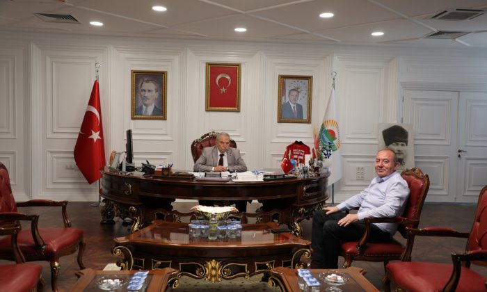 Başkan Demirtaş Sungurlu Belediye Başkanı Abdulkadir Şahiner’i ağırladı