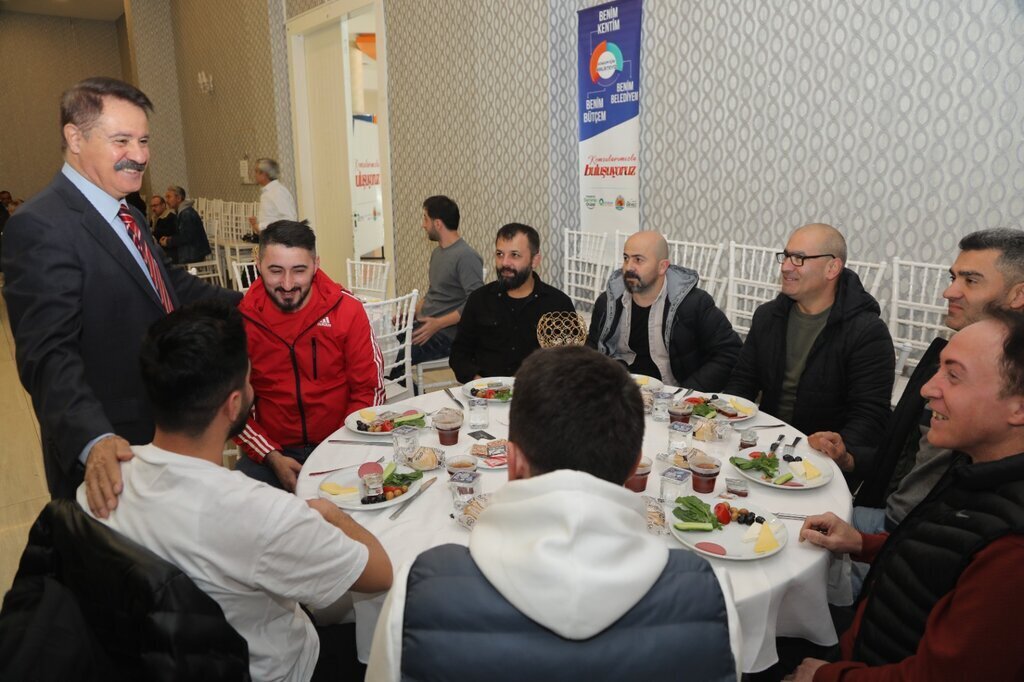 BASKAN DEVECI GELENEGIMIZDE DAYANISMA VAR 6