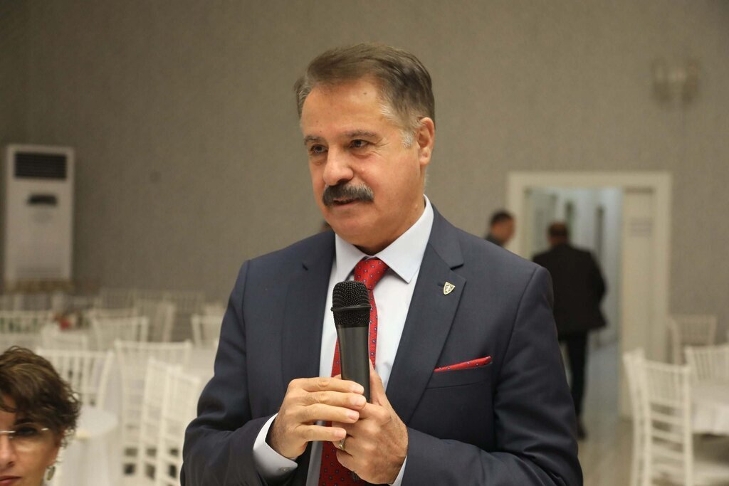 BASKAN DEVECI KADININ OLDUGU YERDE MUCADELE OLUR scaled