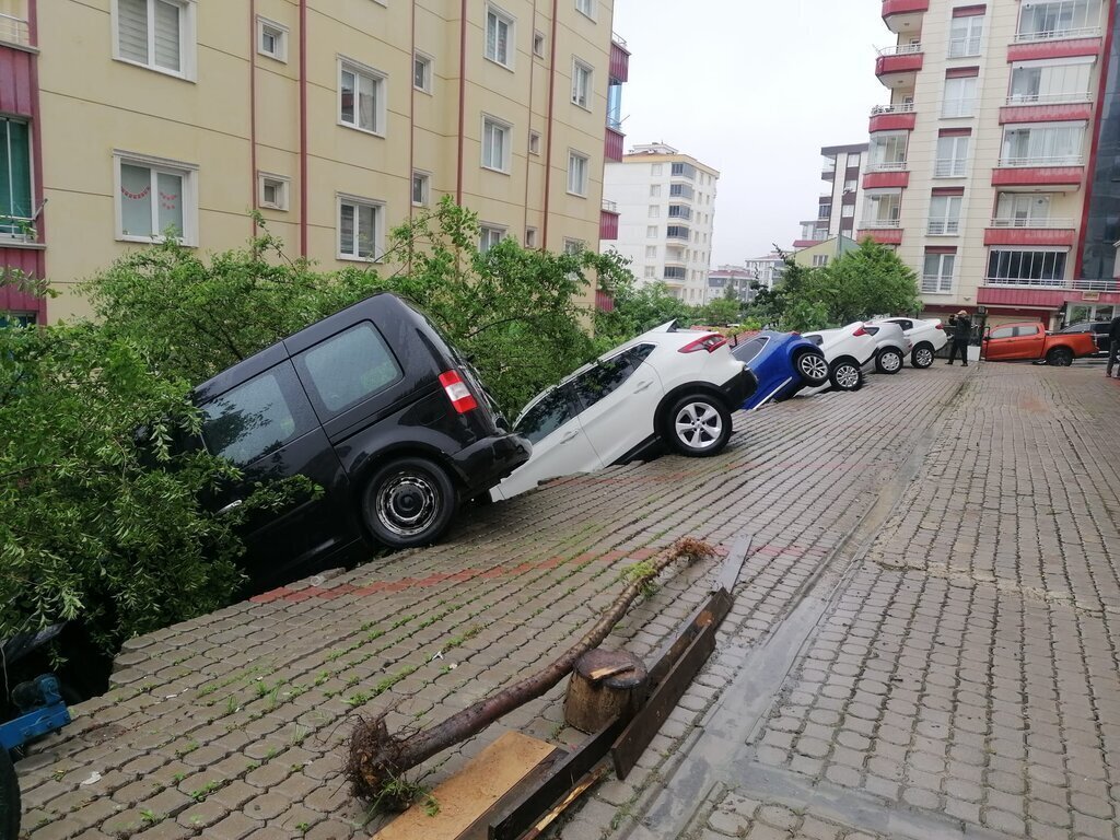 BASKAN DEVECI KOMSULARIMIZIN YANINDAYIZ 9