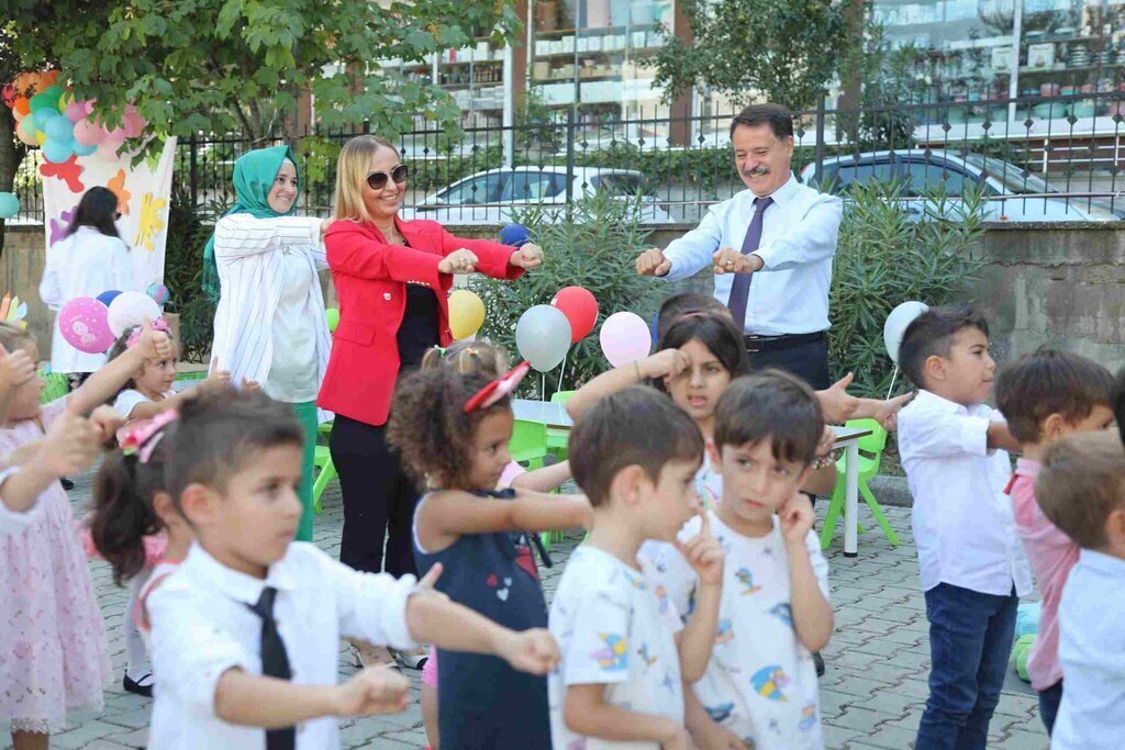 BASKAN DEVECI MINIKLERIN HEYECANINA ORTAK OLDU 4 scaled