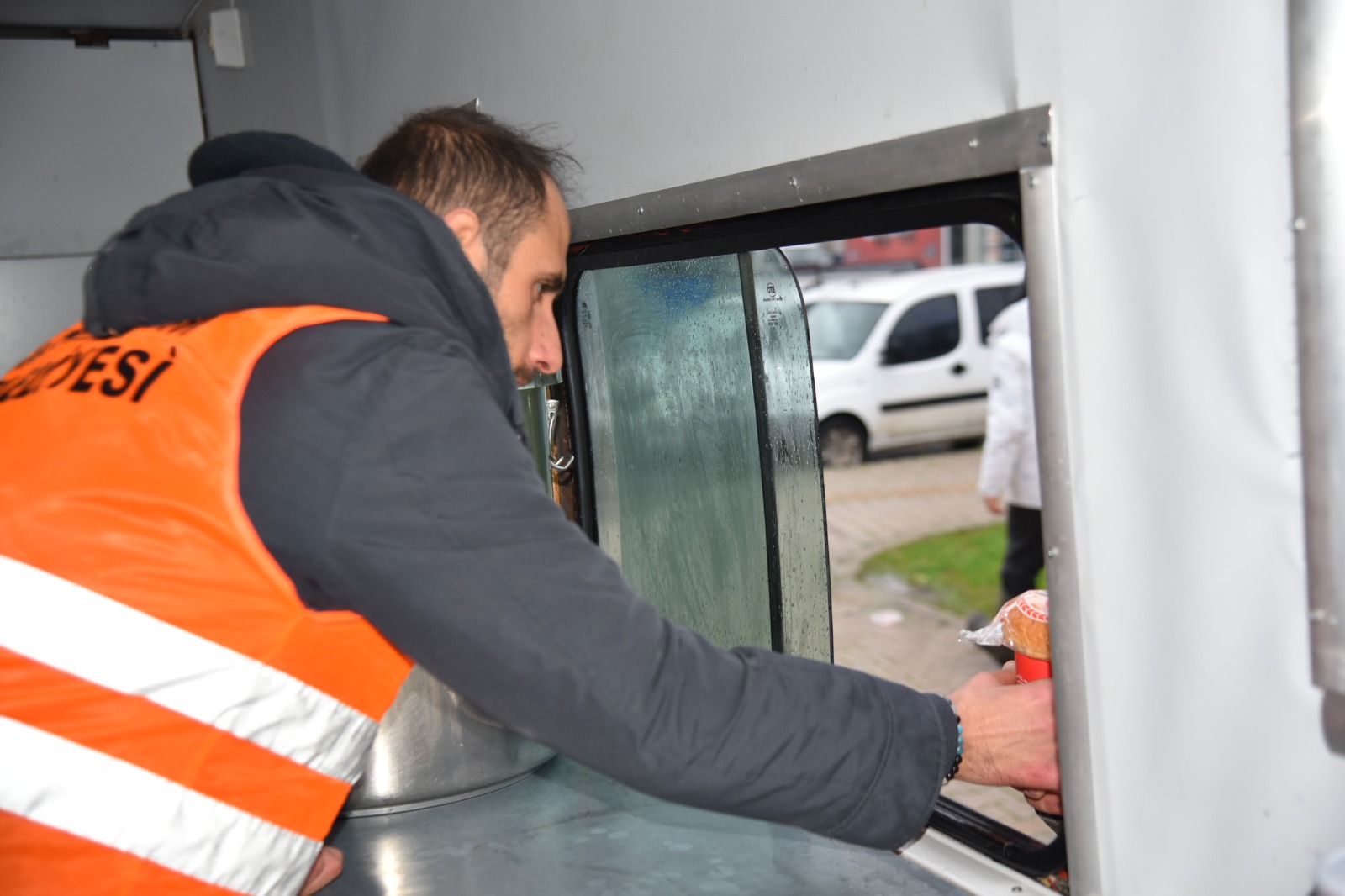 BASKAN DURBAY HAYRINA CORBA DAGITILDI 1