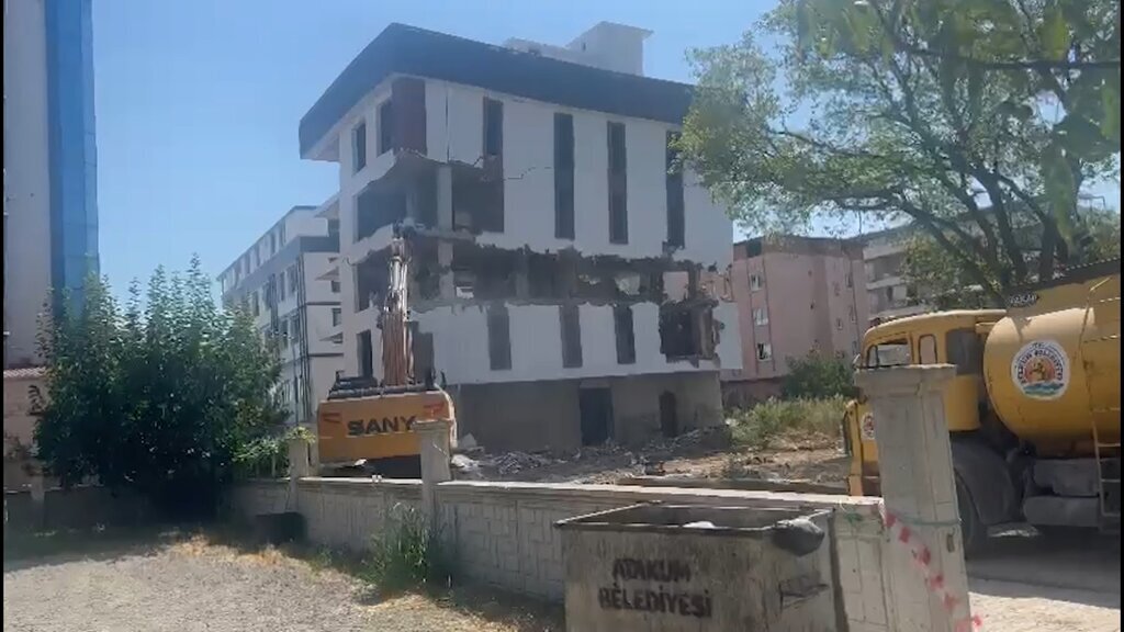 BASKAN TURKELDEN KACAK INSAATA GECIT YOK 4