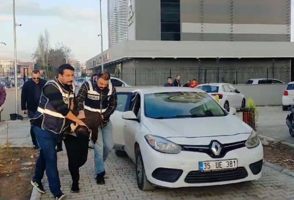 Bisikletle giderken yürüyen kadını taciz etti