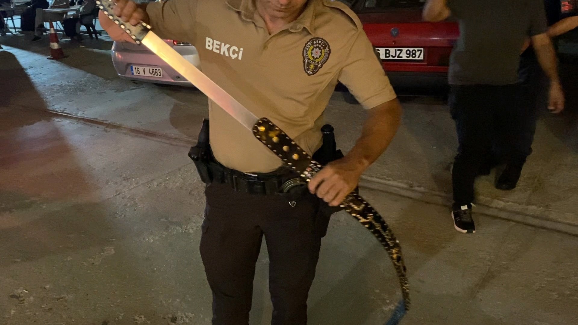 BURSA UZERINDEKI KEMER GORUNUMLU KILIFT 843742 250189