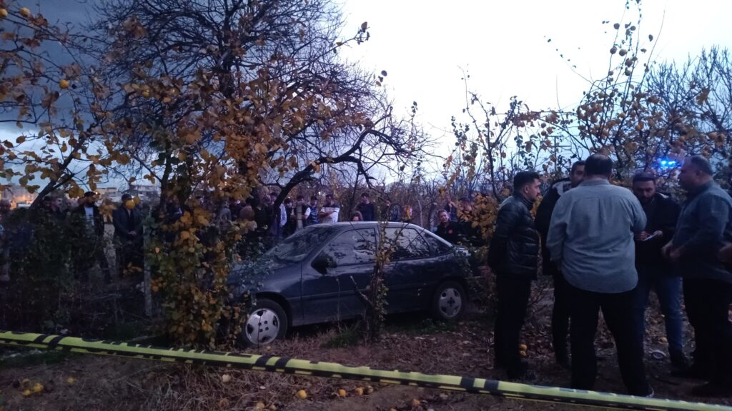 Boşanma aşamasındaki eşini katledip, yaşamına son verdi