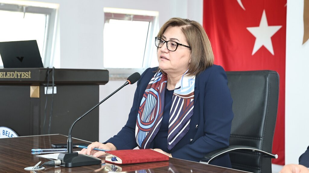 BUYUKSEHIR BELEDIYESINDEN 12NCI SINIFLARA 1000 LIRALIK EGITIM DESTEGI 1 1