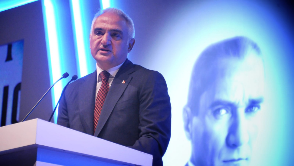 Bakan Ersoy Turizm gelirimiz 42 milyar dolar oldu