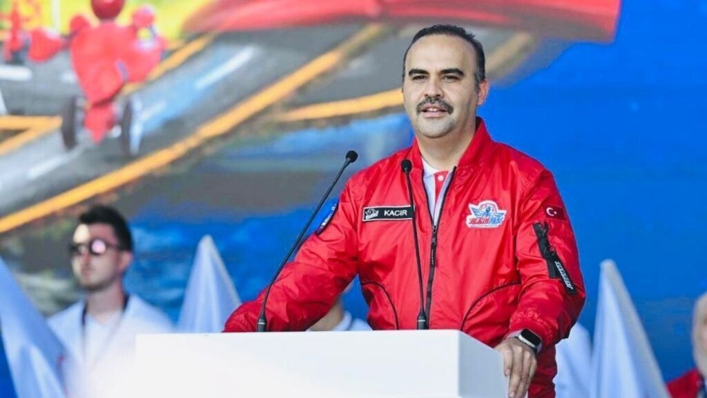 Bakan Kacir TEKNOFEST Dunyaya Ornek Olacak