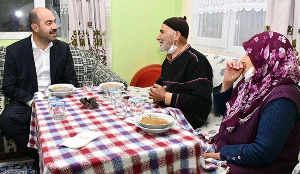 Baskan Kilictan Dogumdan Olume Kadar Hizmet