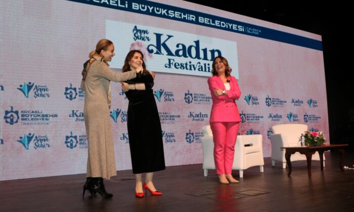 Kocaeli Büyükşehir Belediyesinin düzenlediği Kadın Festivalinde Filistinli Kadınlar unutulmadı