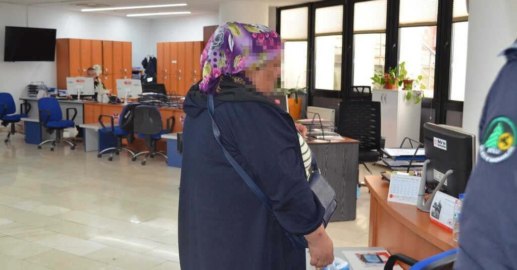 CAMI ONUNDE DILENIRKEN YAKALANDI 2 SAAT 516994 153031