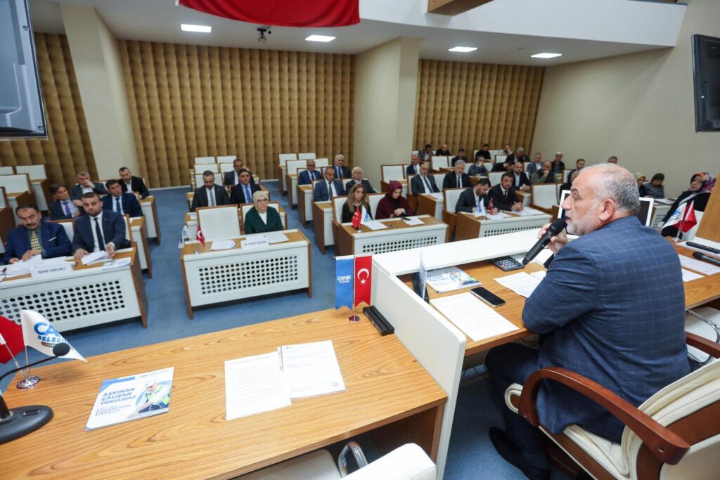 Başkan İbrahim Sandıkçı, Yeni meclis üyeleriyle ilk toplantısını gerçekleştirdi