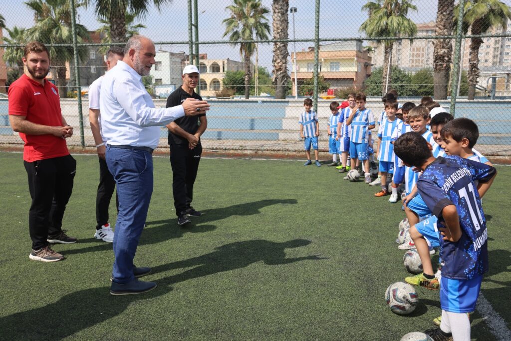 Canik Belediyesi Çocukları Sporla Buluşturuyor