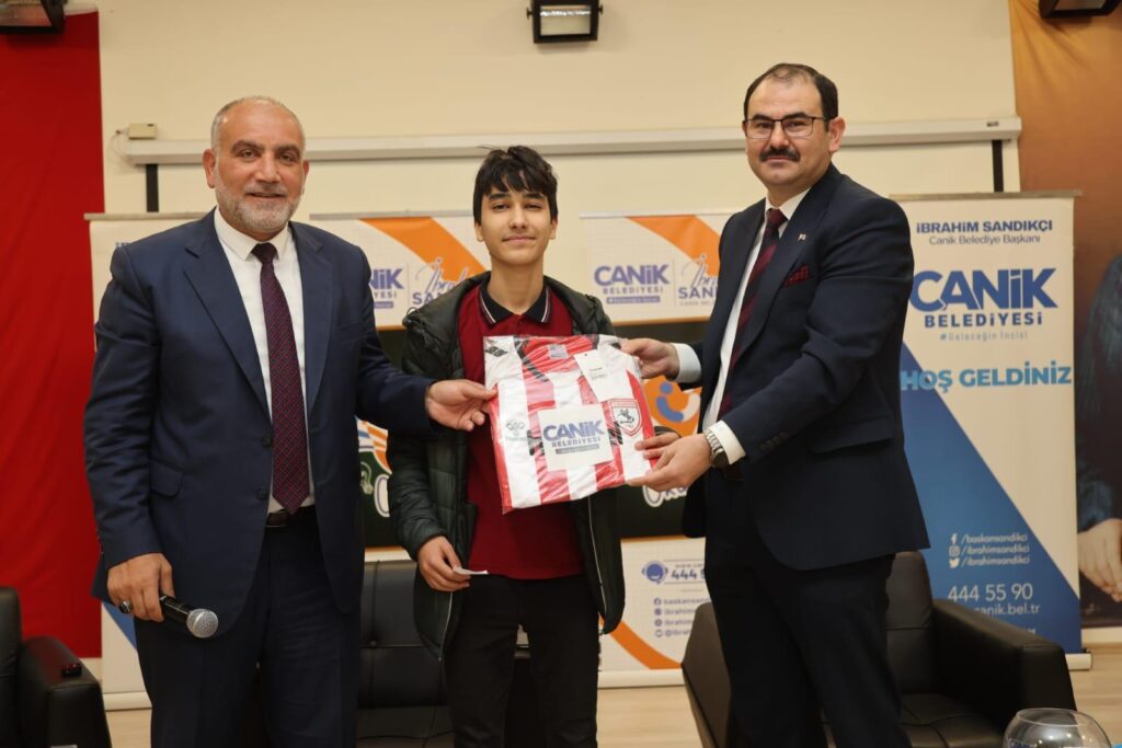 Başkan İbrahim Sandıkçı: “Öğrencilerimizin daima yanındayız”