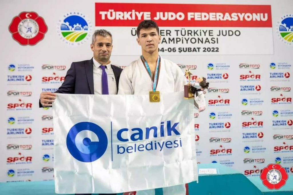 Canikli Sporcular Avrupa Yolunda