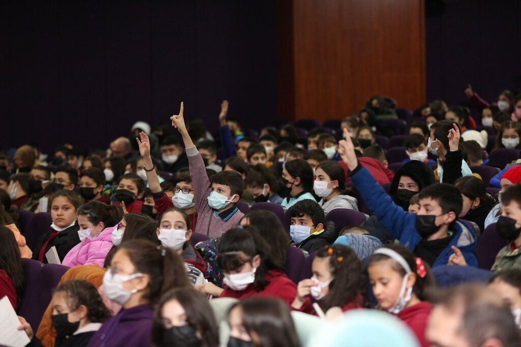 CANIKTEKI OGRENCILERI BILGI YARISMASI HEYECANI SARDI