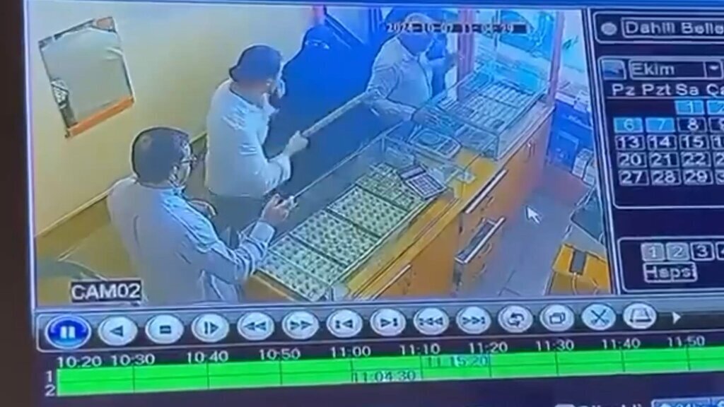 CARSAFLI KADINLARIN KUYUMCU HIRSIZLIGI K 371334 102640