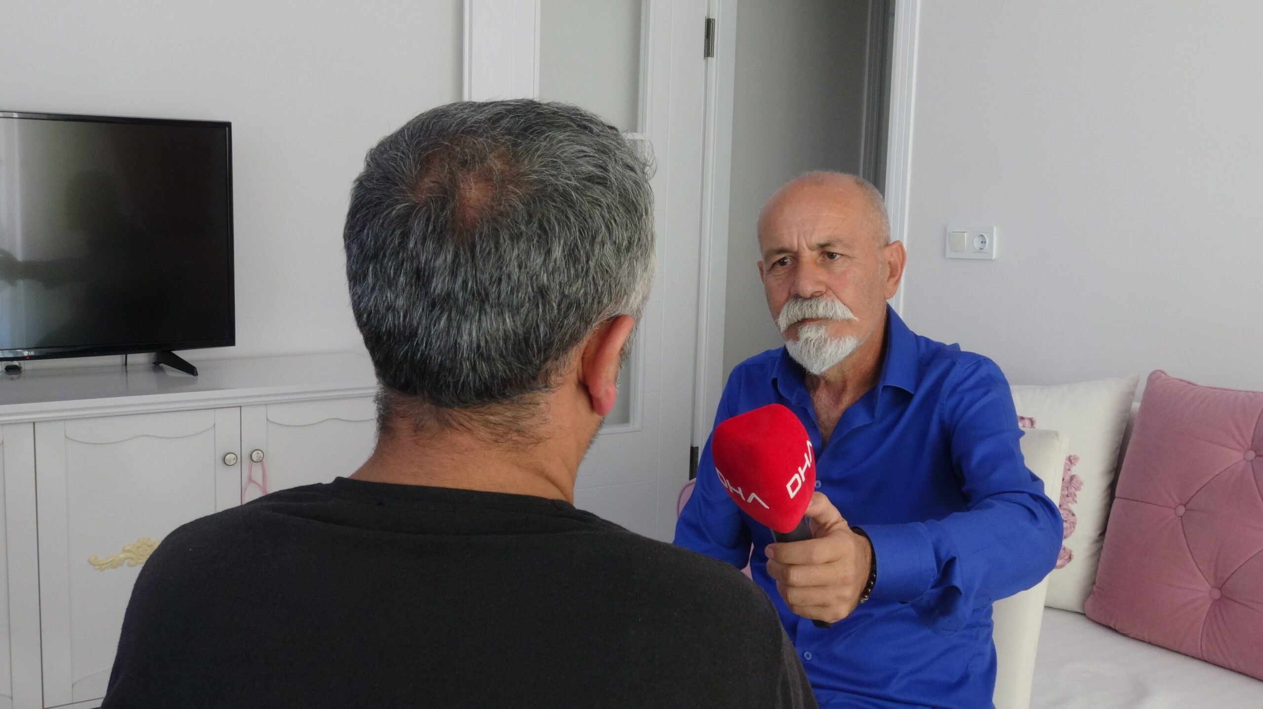 Cip sürücüsünün çocuklarının gözü önünde tokatladı.