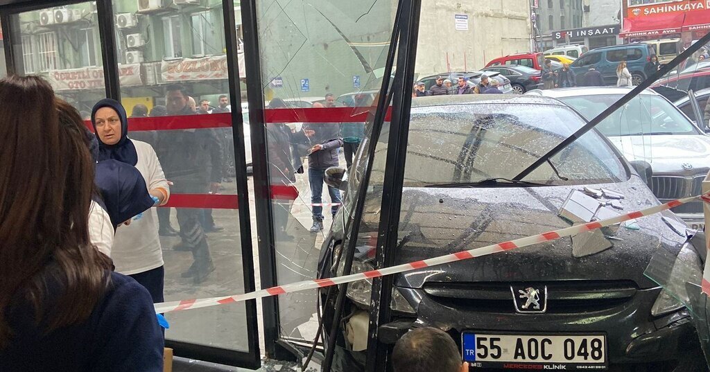 CIPIN CARPTIGI OTOMOBIL HASTANENIN ACIL 518843 153643