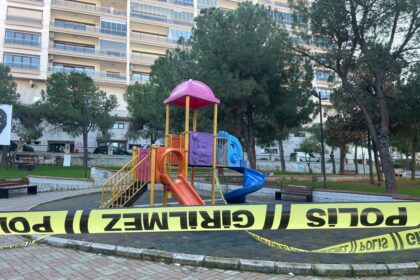 COCUK PARKINDA YAN BAKMA KAVGASI 1 OL 1061396 315014