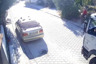 COP KAMYONUNUN ALTINDA KALAN KADIN OLDU 951702 282555 scaled e1759831561275