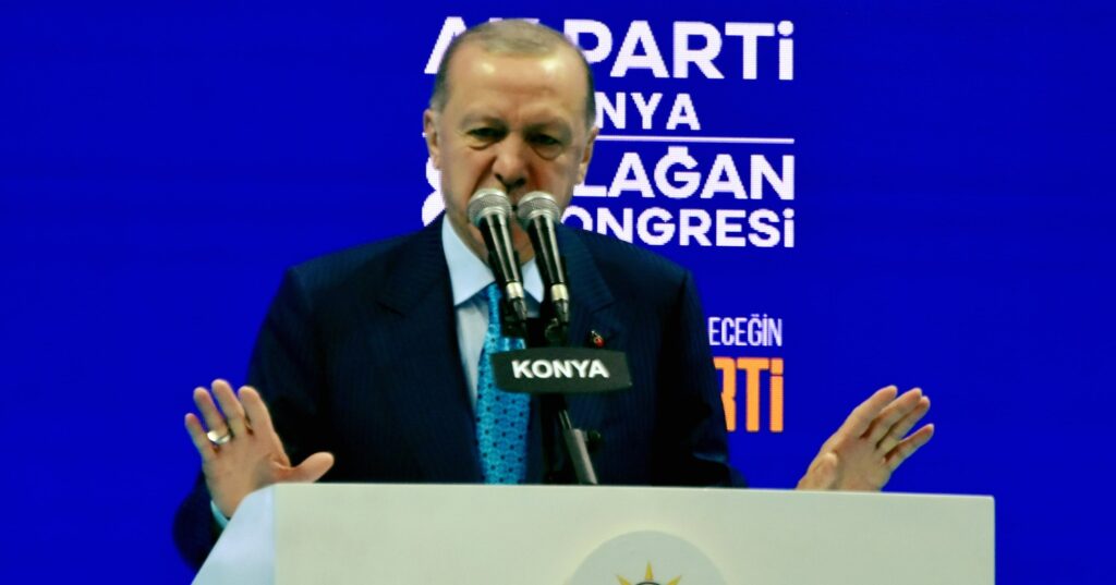 Erdoğan: Yargı mensuplarını baskı altına alarak hiçbir netice elde edemezsiniz