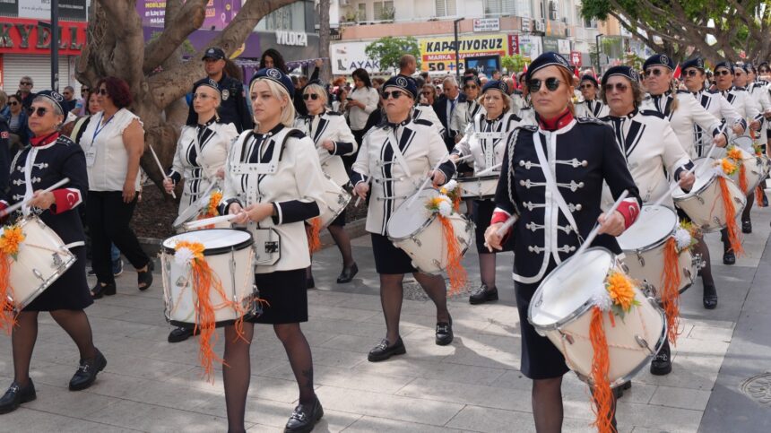 CUMHURIYET KADINLARI BANDOSU BASKENT YOLCUSU 5 1