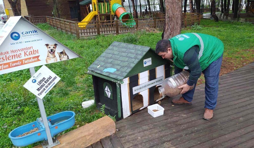 Canik Belediyesi ekipleri ilcedeki hizmetlerini araliksiz surduruyor