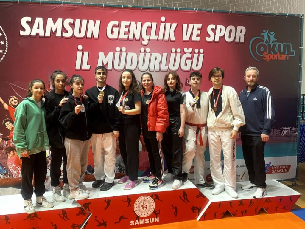 Canikli Sporcular Madalyaları Sildi Süpürdü