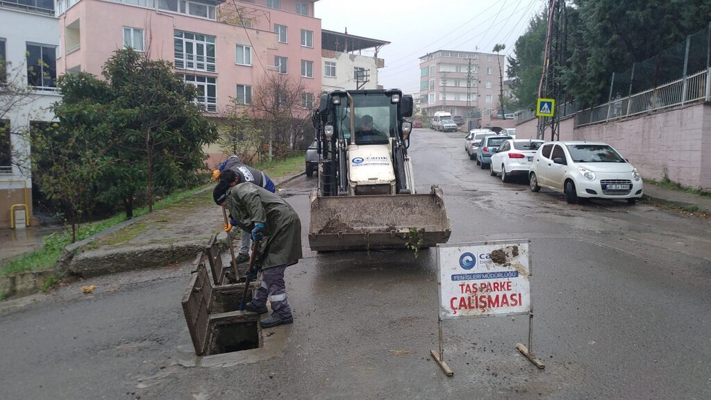 Canikte Ekipler Sahada