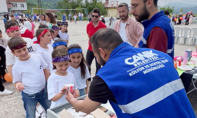 Canik’te Öğrenciler Doyasıya Eğleniyor