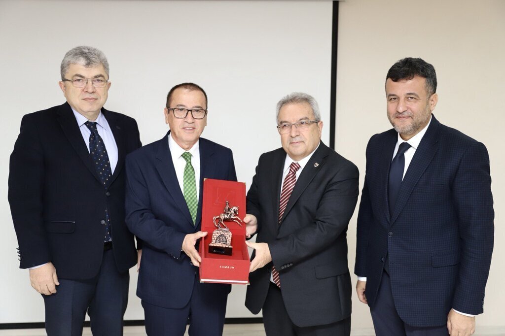 Carsambalilarin Birligi Ornek Oluyor