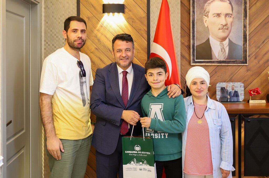 Cevreci Cocuklar Odullerini Baskan Dogandan Aldi scaled