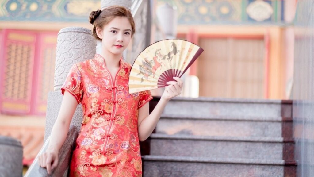 Cinden Ulusun Duygularini Incitecek Kiyafetleri Yasaklama Karari