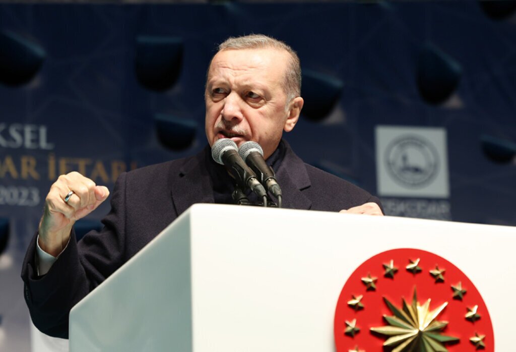 Cumhurbaskani Erdogan Ekonomide sikinti varmis yoo… Biz gayet yolumuza devam ediyoruz