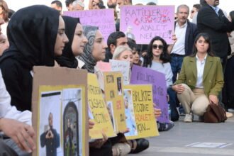 DIYARBAKIRDA ROJIN KABAIS ICIN OTURMA E 964891 286556