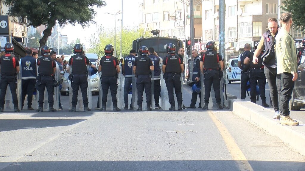 DIYARBAKIRDA YASAGA RAGMEN DEM PARTINI 368324 101762