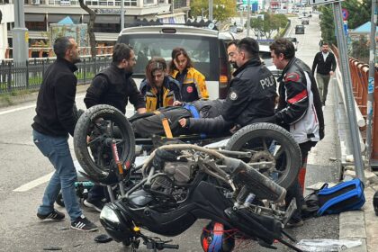 DOLMUSA ARKADAN CARPAN MOTOSIKLETIN 16 Y 967172 287267