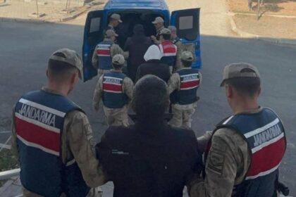 EKSKAVATORLE KAZIYA SUCUSTU 4 GOZALTI 1005500 298329 e1762615322810