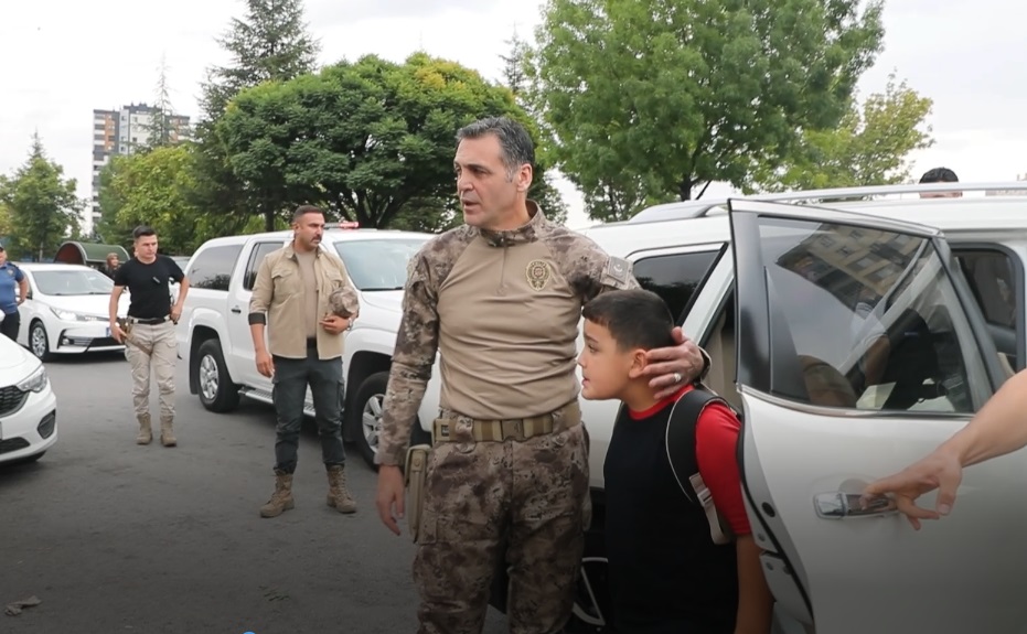 EMNIYET MUDURU EGITIM YILININ ILK GUNUN 903671 268451