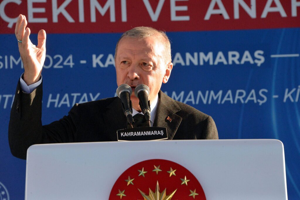 ERDOGAN ANKARADA SIYASETCILIK OYNAMAK 447401 132149 scaled