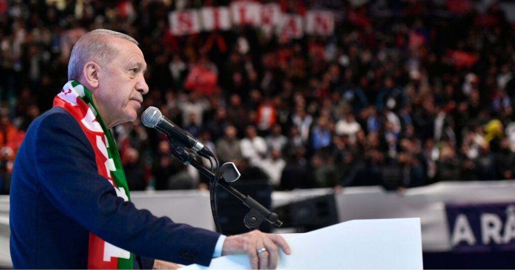 Erdoğan: El ele verecek ve terör perdesini yırtıp atacağız