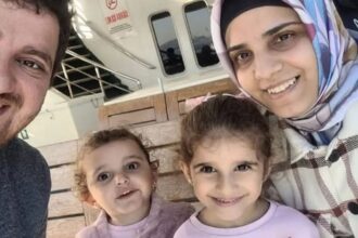 ESI ILE 2 KIZINI HEYELAN FACIASINDA KAYB 1047271 310772