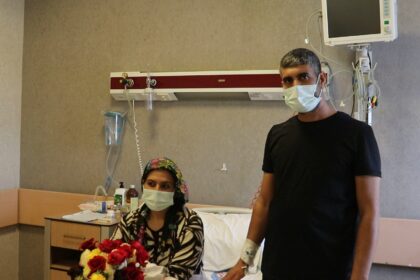 ESINE KARACIGERINI BAGISLAYAN KOCA CANI 1068566 317072