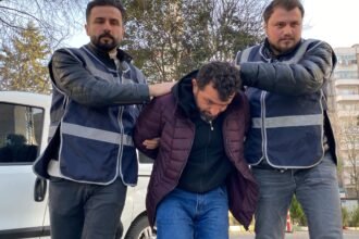 ESKI CALISTIGI APARTMANDA OTURAN KADINI 999112 296407