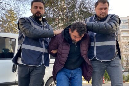 ESKI CALISTIGI APARTMANDA OTURAN KADINI 999112 296407