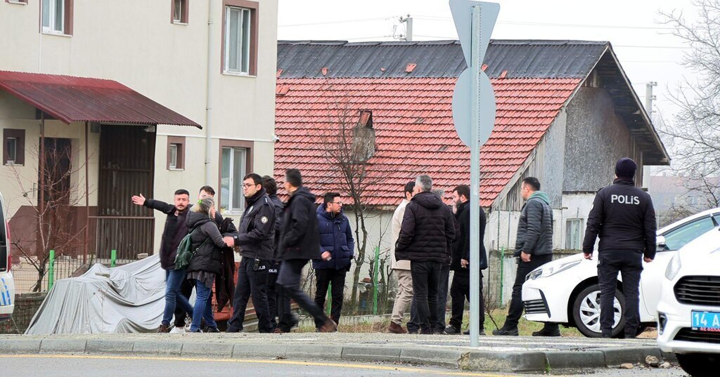 EV SAHIBI TABANCAYLA KOVALAYIP KIRACISI 517132 153085