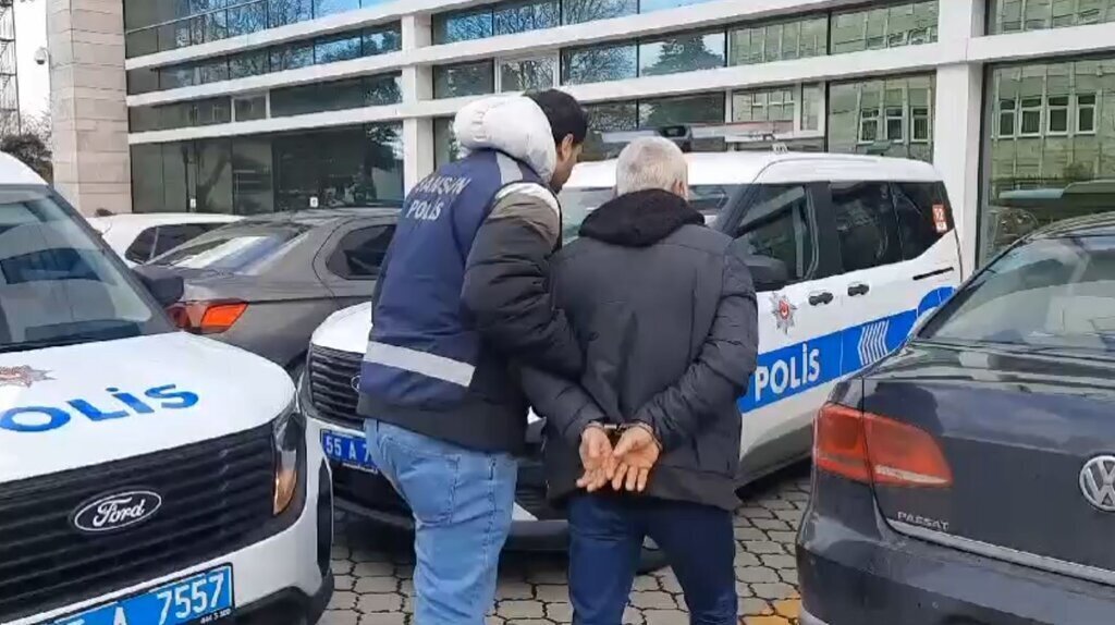 EVIN ONUNDEN MOTOSIKLET CALAN SUPHELI TU 467540 138205