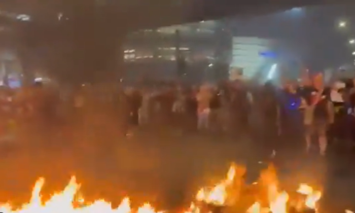 Tel Aviv’de Netenyahu karışıtı gösteriler düzenlendi; ortalık savaş alanına döndü